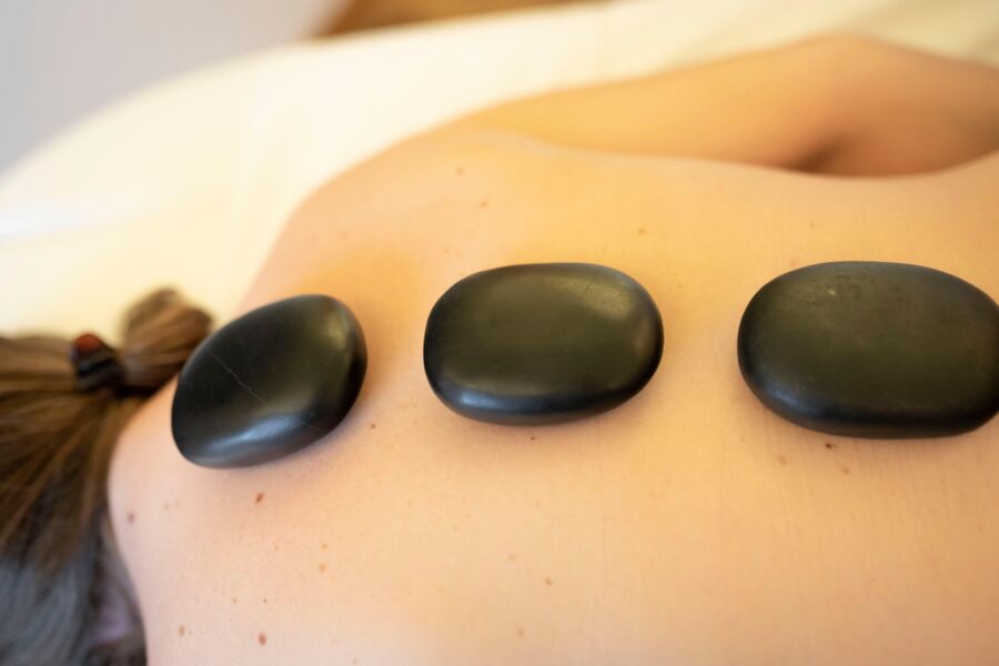 Hot Stone Massage für angenehmen Entspannung – Oswalda Hus.
