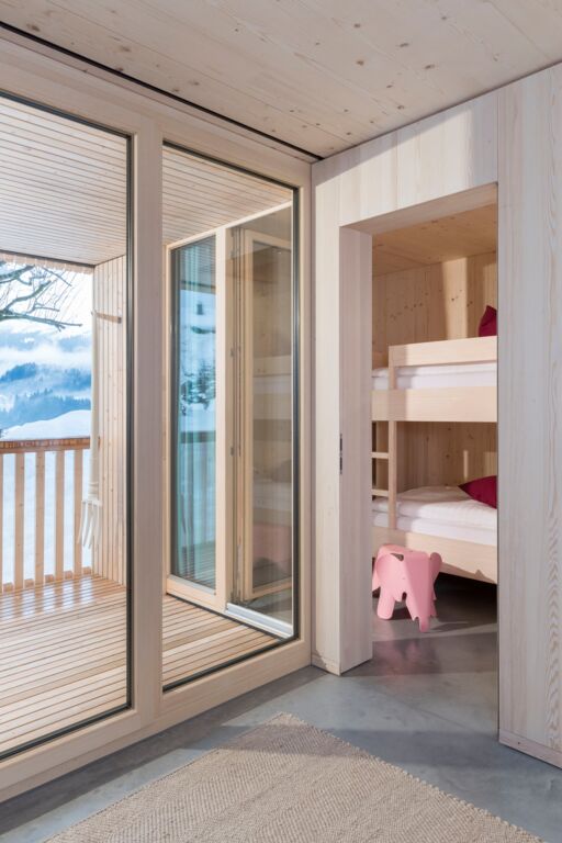 Separates Zimmer mit Stockbett – Suite im Holz im Oswalda Hus.